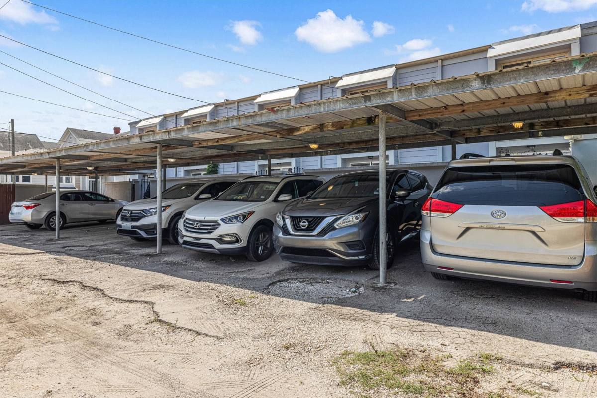 525 11th St #525-2, Galveston, TX 77550 - Townhouse For Rent - Image 7