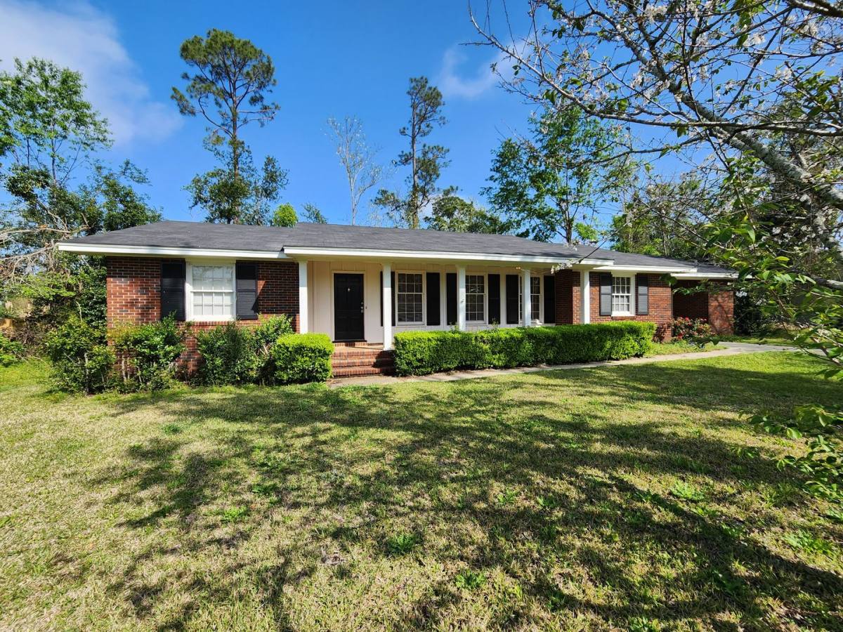 House for rent at 702 Pineridge Dr, Valdosta, GA 31602