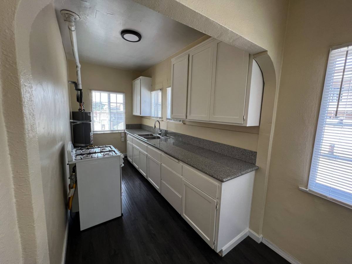 Apartment for rent at 1045 Saint Louis Ave, Long Beach, CA 90804