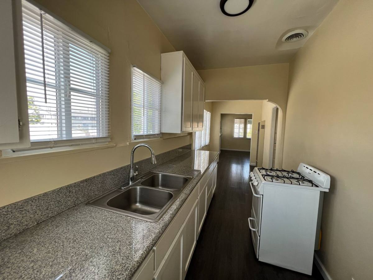Apartment for rent at 1045 Saint Louis Ave, Long Beach, CA 90804