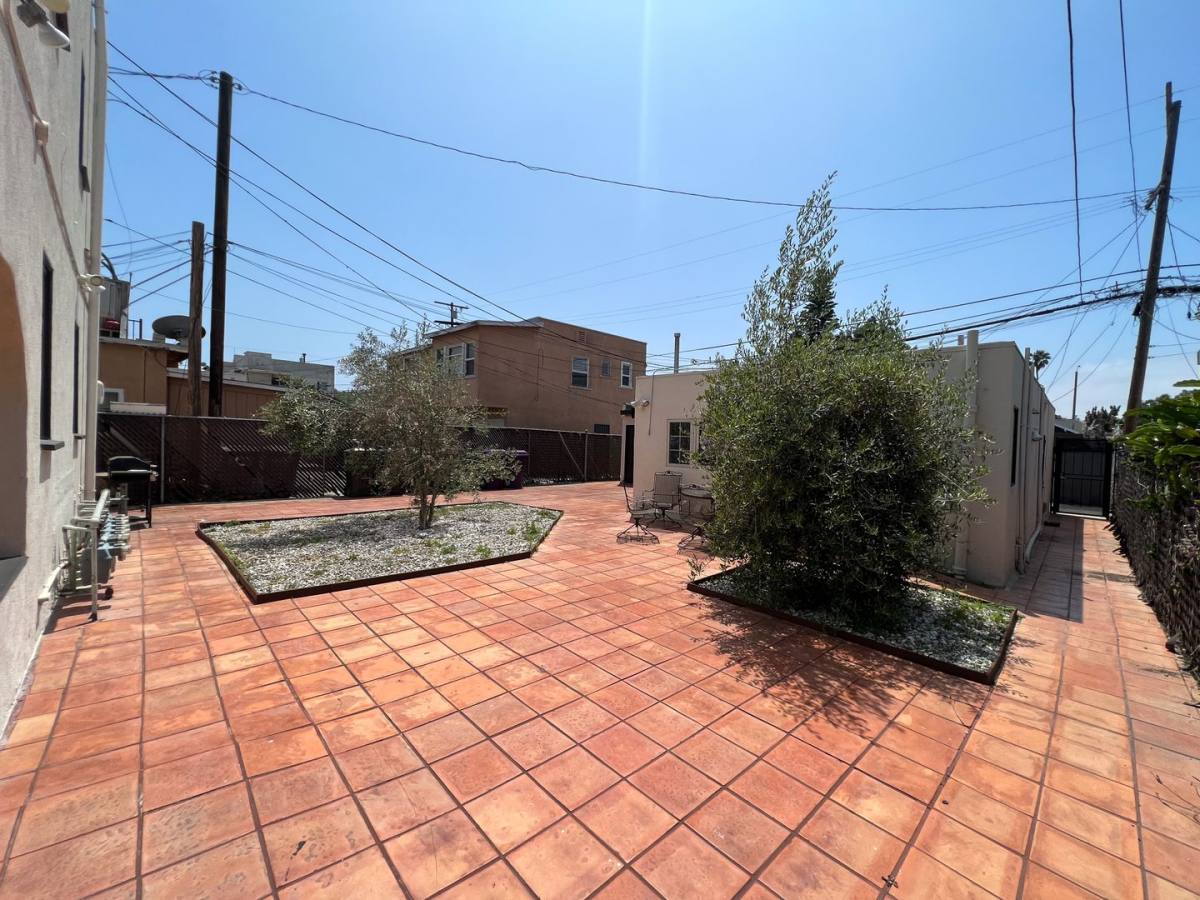 Apartment for rent at 1045 Saint Louis Ave, Long Beach, CA 90804