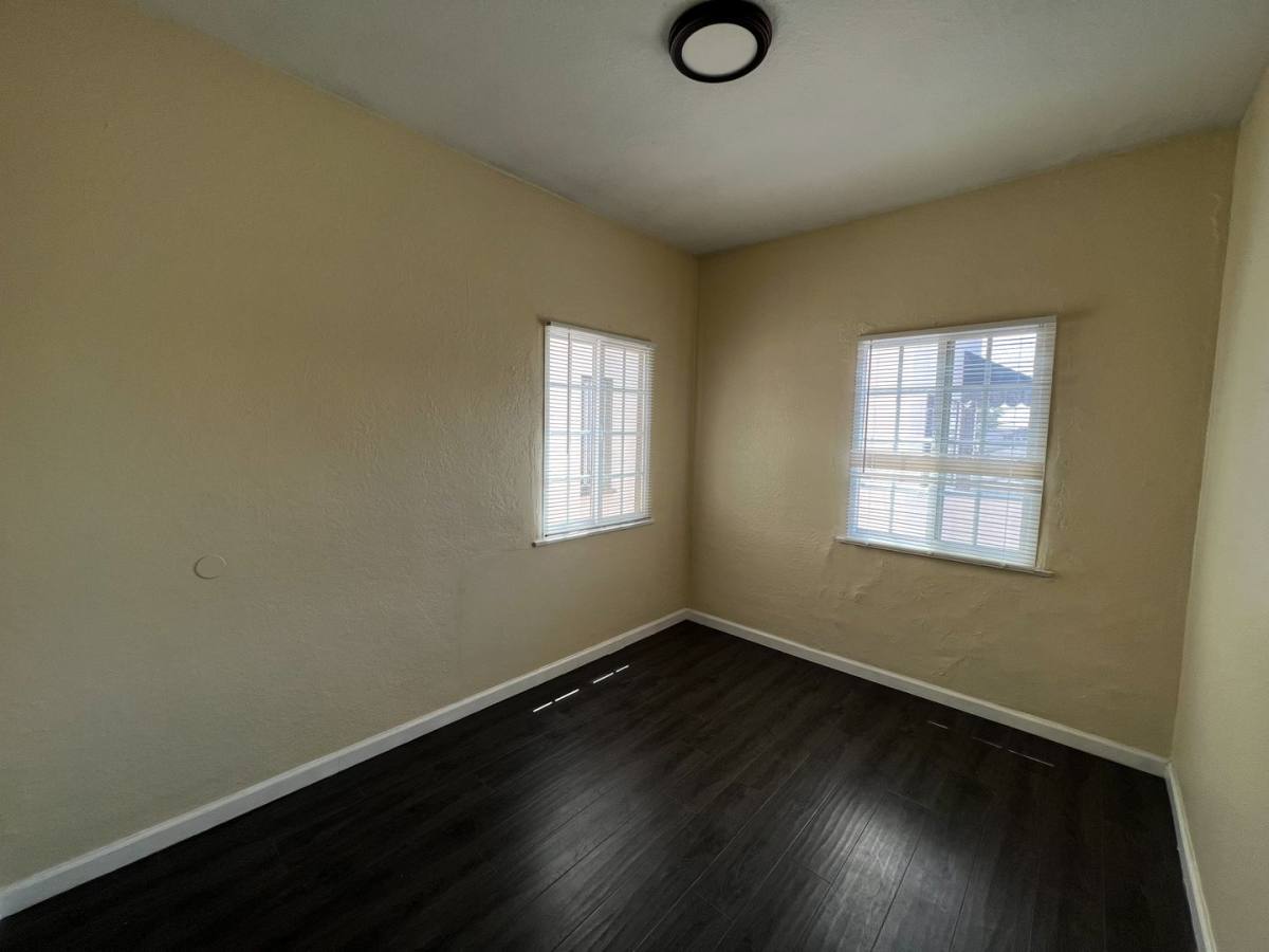 Apartment for rent at 1045 Saint Louis Ave, Long Beach, CA 90804