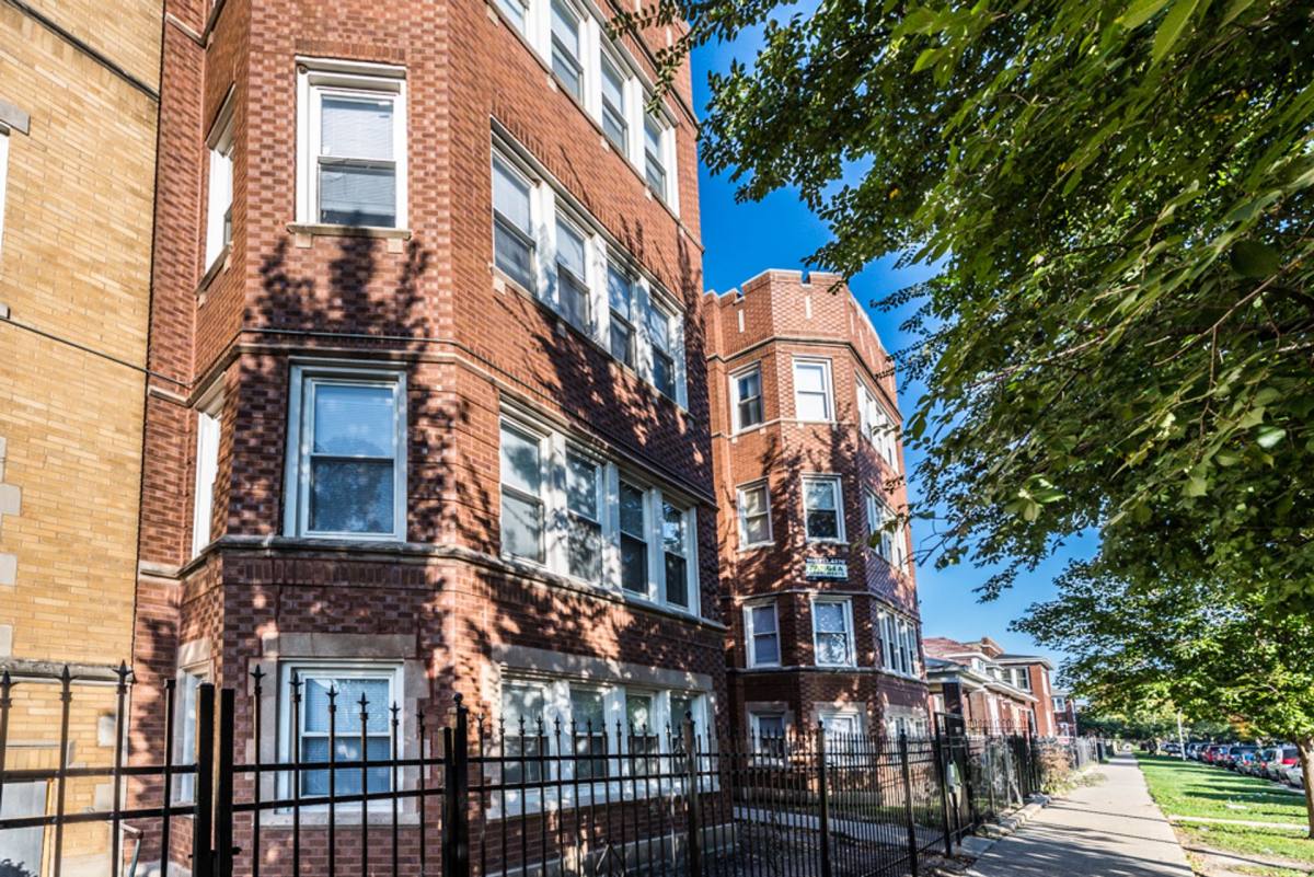 Apartment for rent at 6230 S Artesian Ave, Chicago, IL 60636