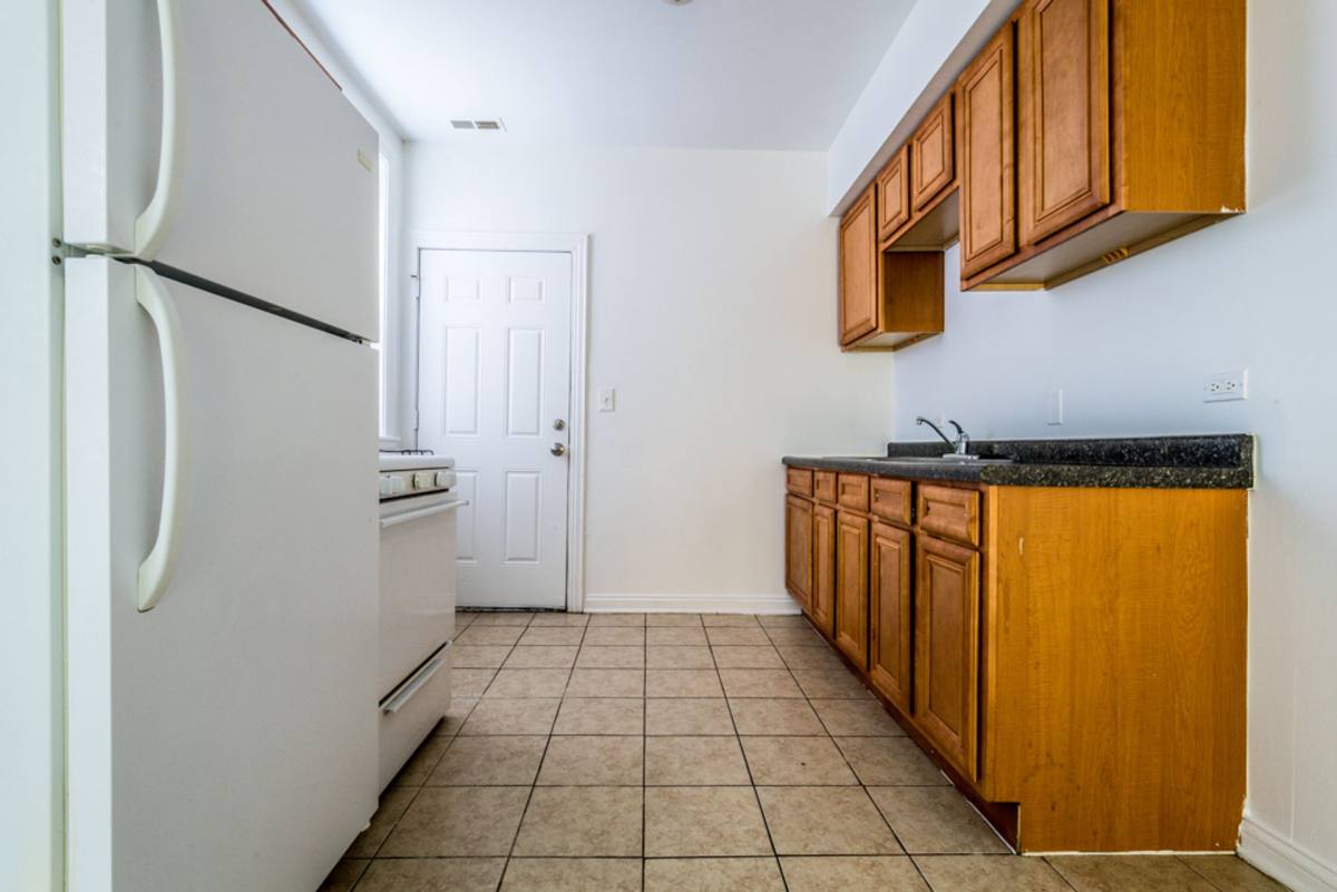 Apartment for rent at 6230 S Artesian Ave, Chicago, IL 60636