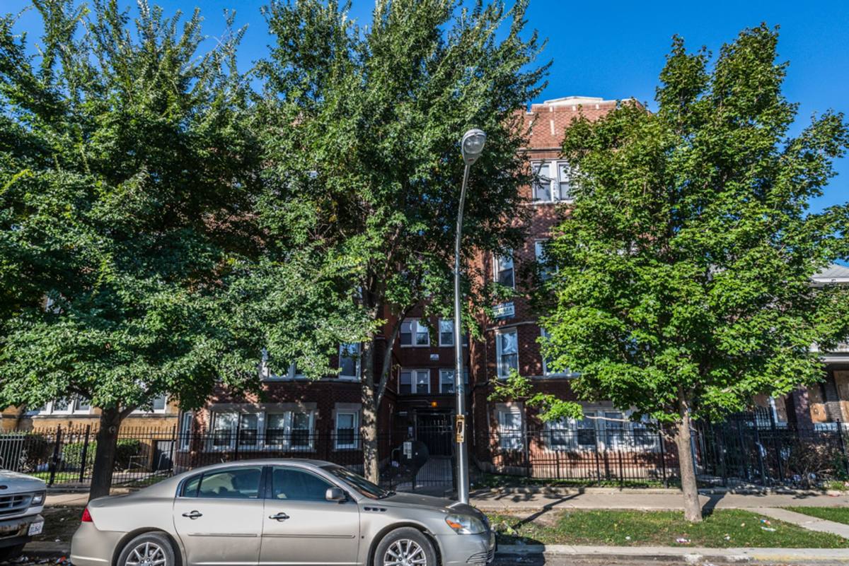 Apartment for rent at 6230 S Artesian Ave, Chicago, IL 60636