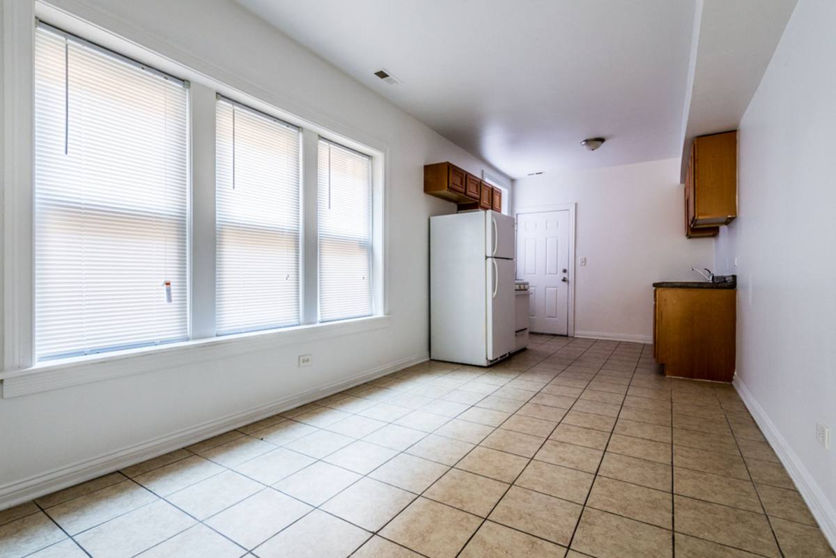 Apartment for rent at 6230 S Artesian Ave, Chicago, IL 60636