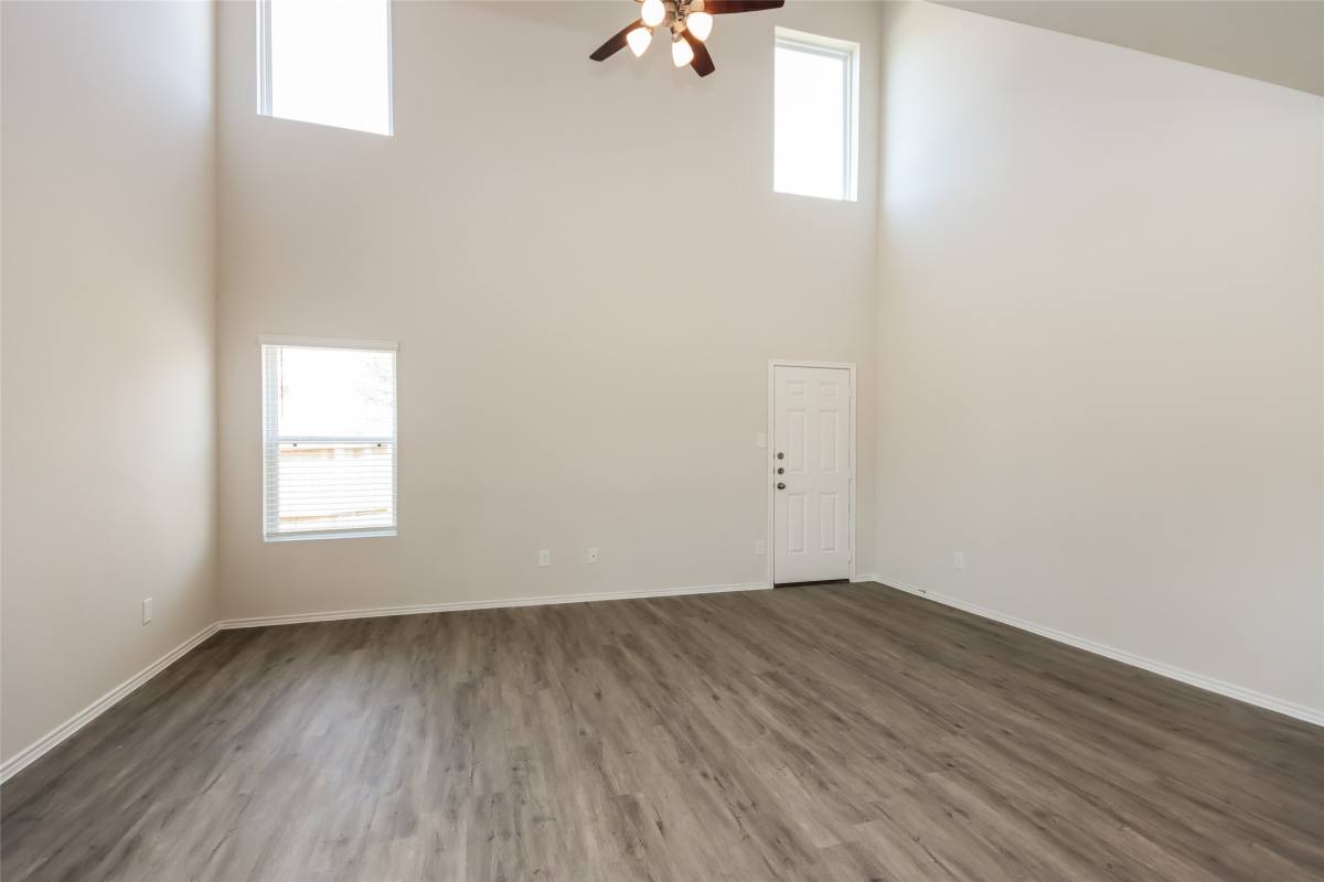 Townhouse for rent at 15233 Estrella Rd E, Houston, TX 77073