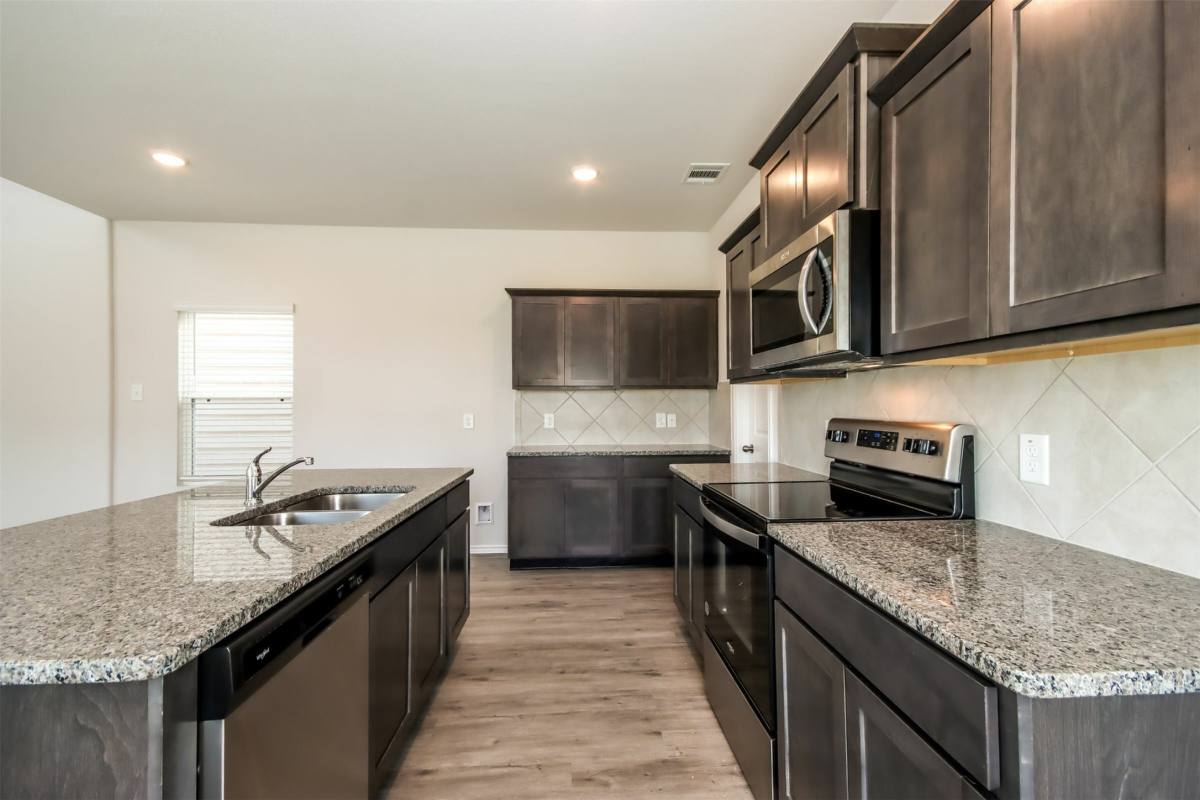 Townhouse for rent at 15233 Estrella Rd E, Houston, TX 77073