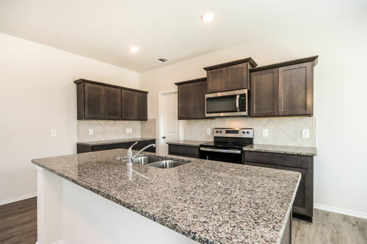 Townhouse for rent at 15233 Estrella Rd E, Houston, TX 77073