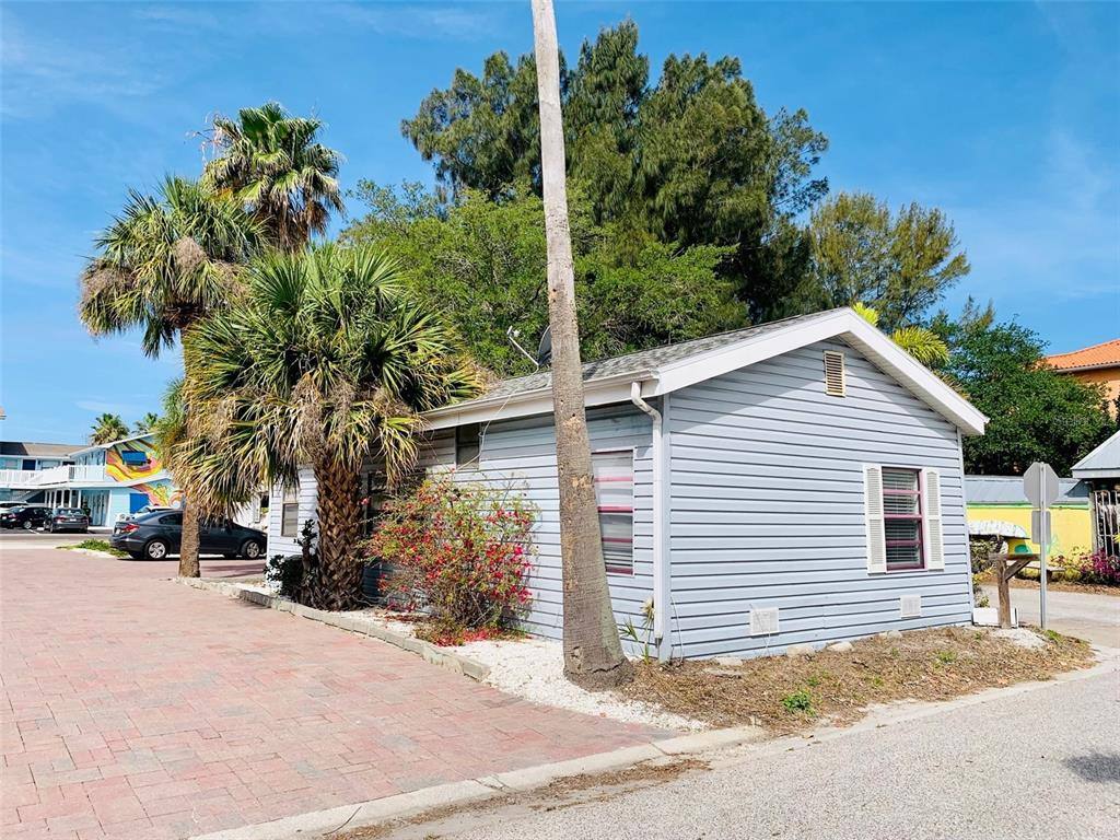 Apartment for rent at 19142 Whispering Pines Dr, Indian Rocks Beach, FL 33785