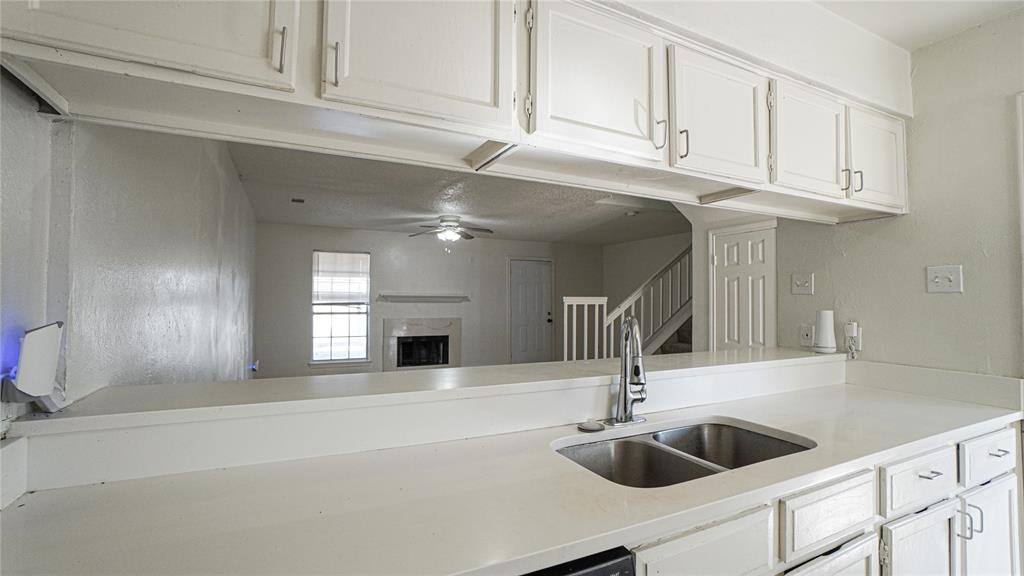 Townhouse for rent at 1777 Westerham Dr, Dallas, TX 75232