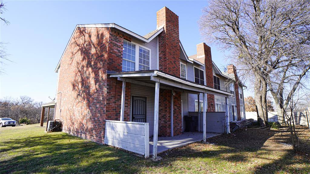 Townhouse for rent at 1777 Westerham Dr, Dallas, TX 75232