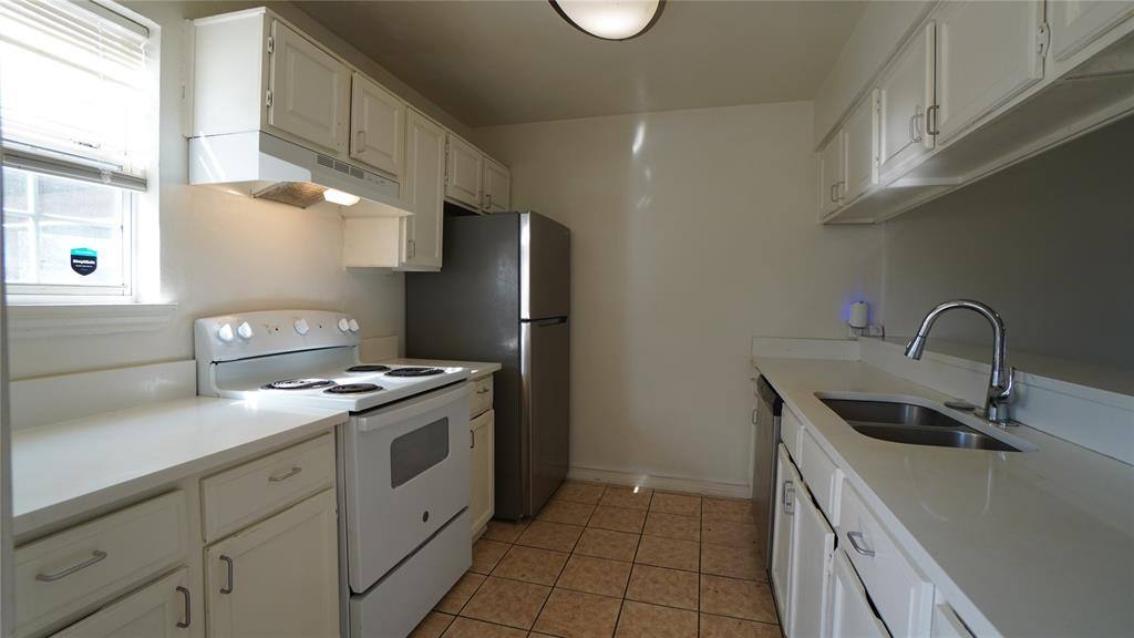 Townhouse for rent at 1777 Westerham Dr, Dallas, TX 75232