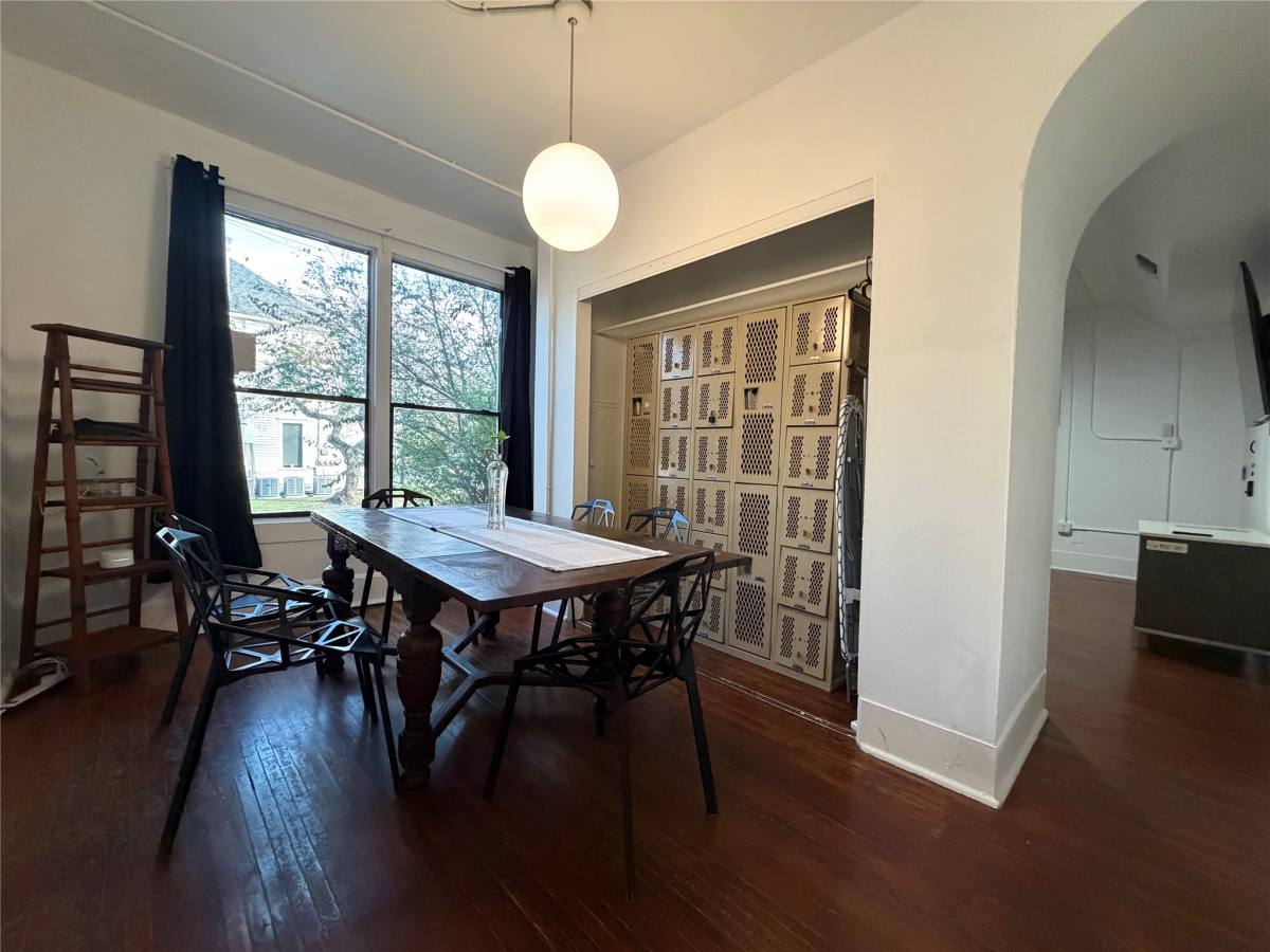 Apartment for rent at 402 Hyde Park Blvd #402-4, Houston, TX 77006