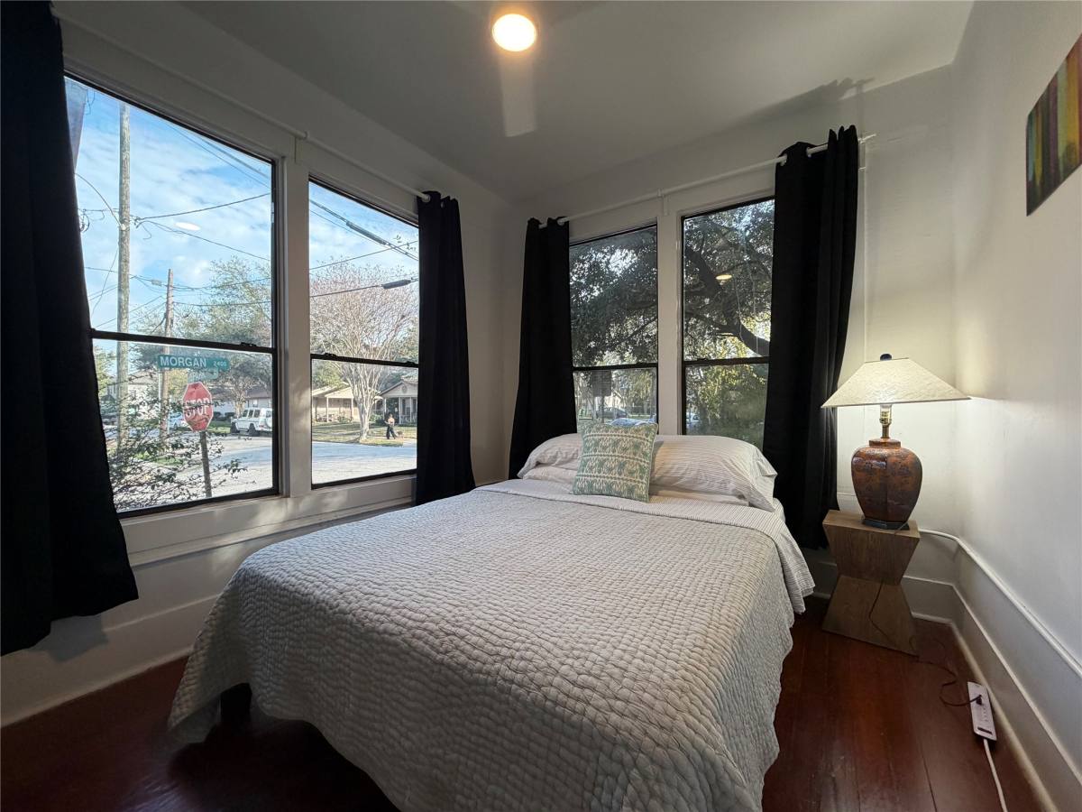 Apartment for rent at 402 Hyde Park Blvd #402-4, Houston, TX 77006
