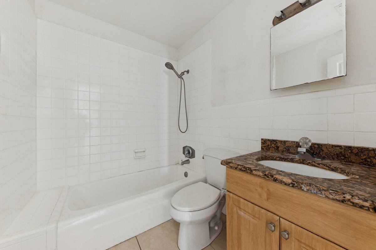 Apartment for rent at 1000 NE 9th Ave #6, Delray Beach, FL 33483