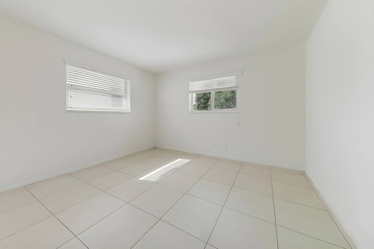 Apartment for rent at 1000 NE 9th Ave #6, Delray Beach, FL 33483