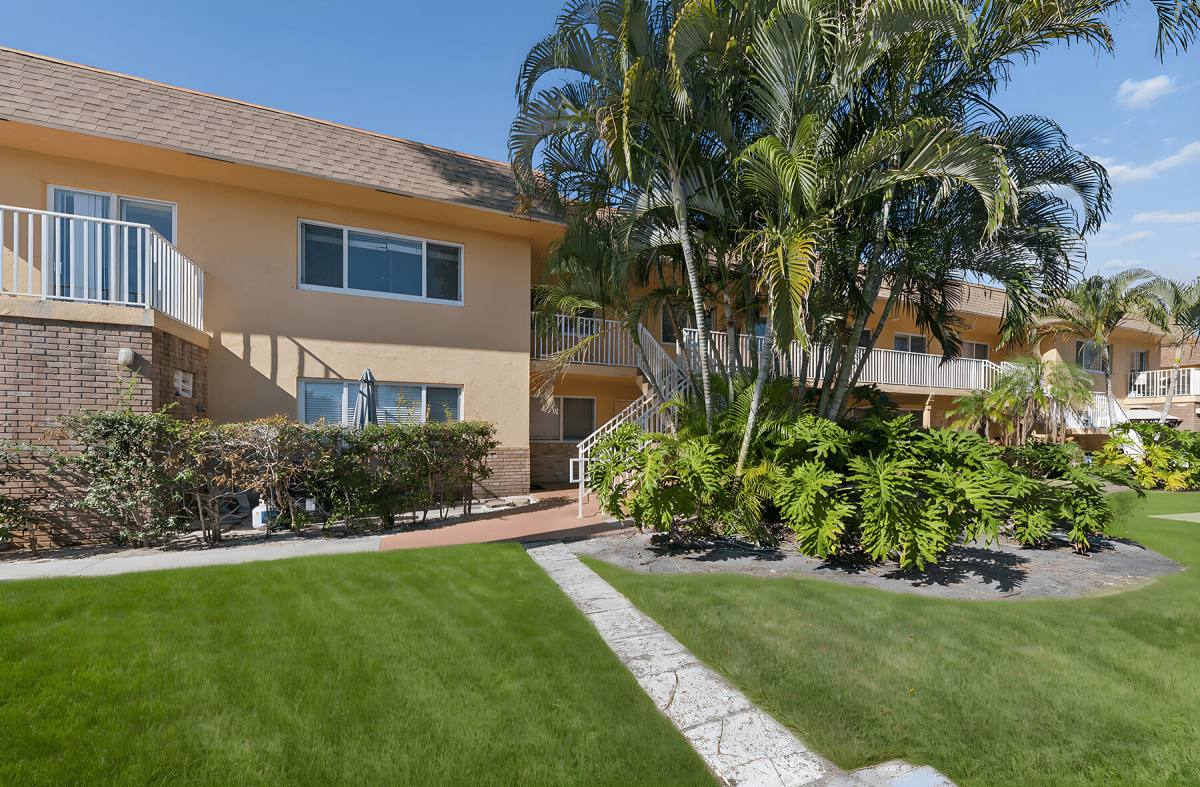 Apartment for rent at 1000 NE 9th Ave #6, Delray Beach, FL 33483
