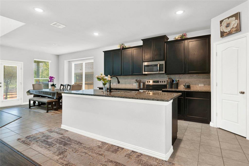 Apartment for rent at 3712 Maroon Creek Rd, Aubrey, TX 76227