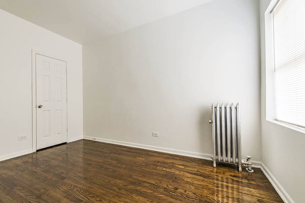 Apartment for rent at 7752 S Cornell Ave, Chicago, IL 60649