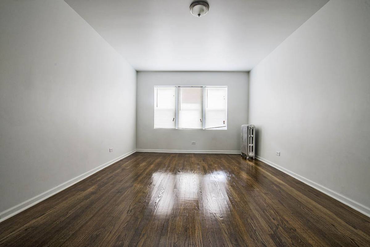 Apartment for rent at 7752 S Cornell Ave, Chicago, IL 60649