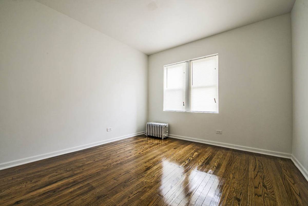 Apartment for rent at 7752 S Cornell Ave, Chicago, IL 60649