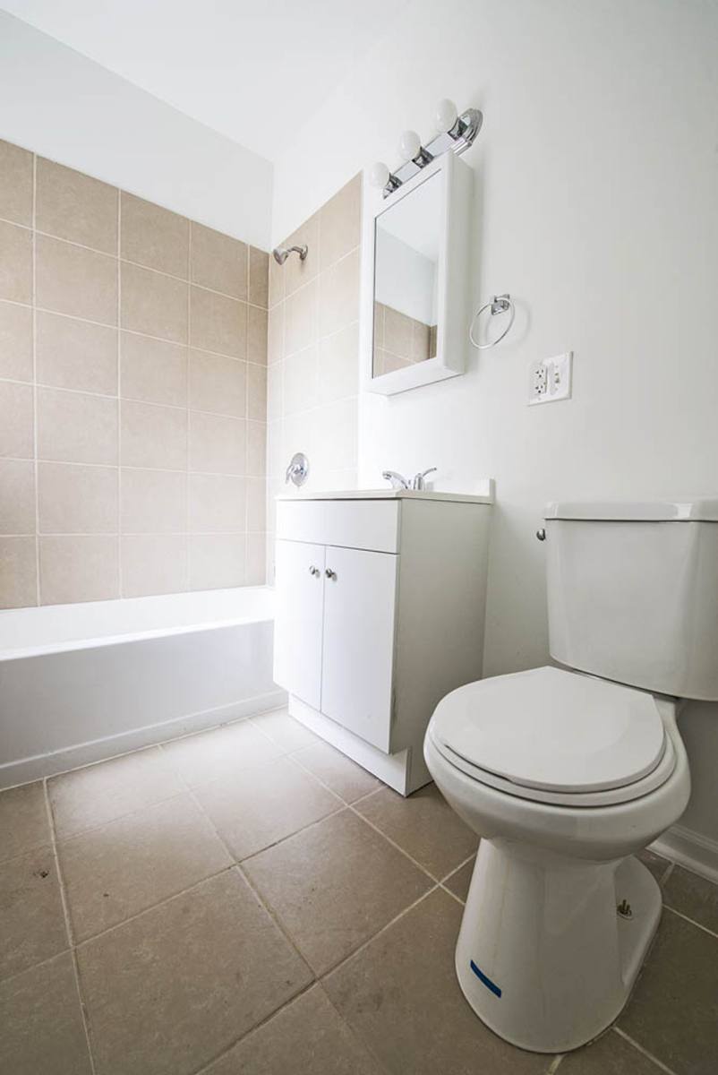 Apartment for rent at 7752 S Cornell Ave, Chicago, IL 60649