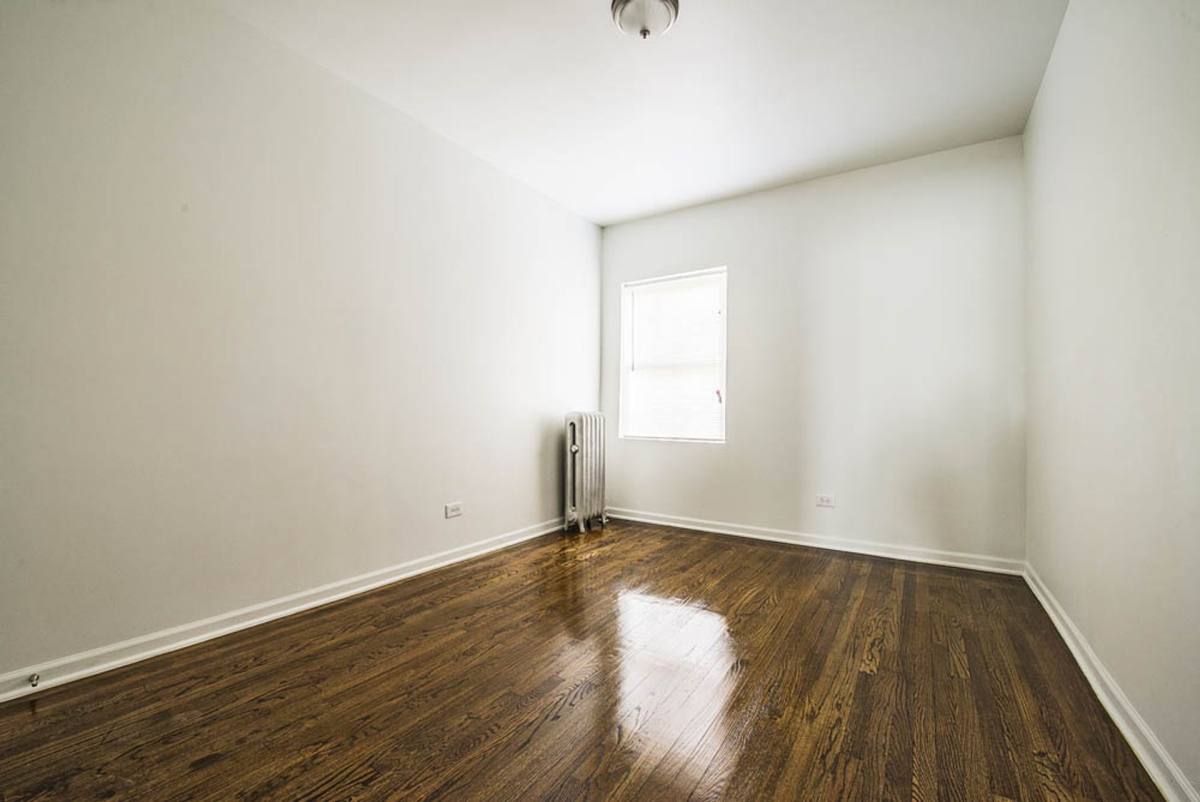 Apartment for rent at 7752 S Cornell Ave, Chicago, IL 60649