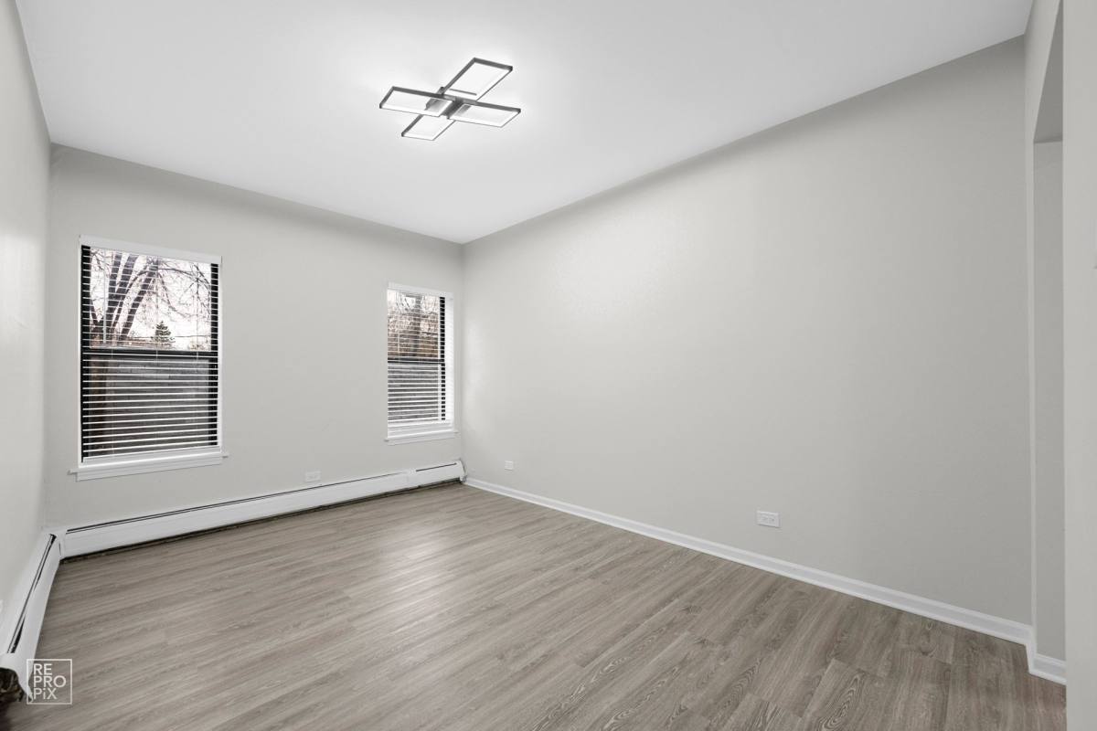 Apartment for rent at 7316 S Jeffery Blvd, Chicago, IL 60649