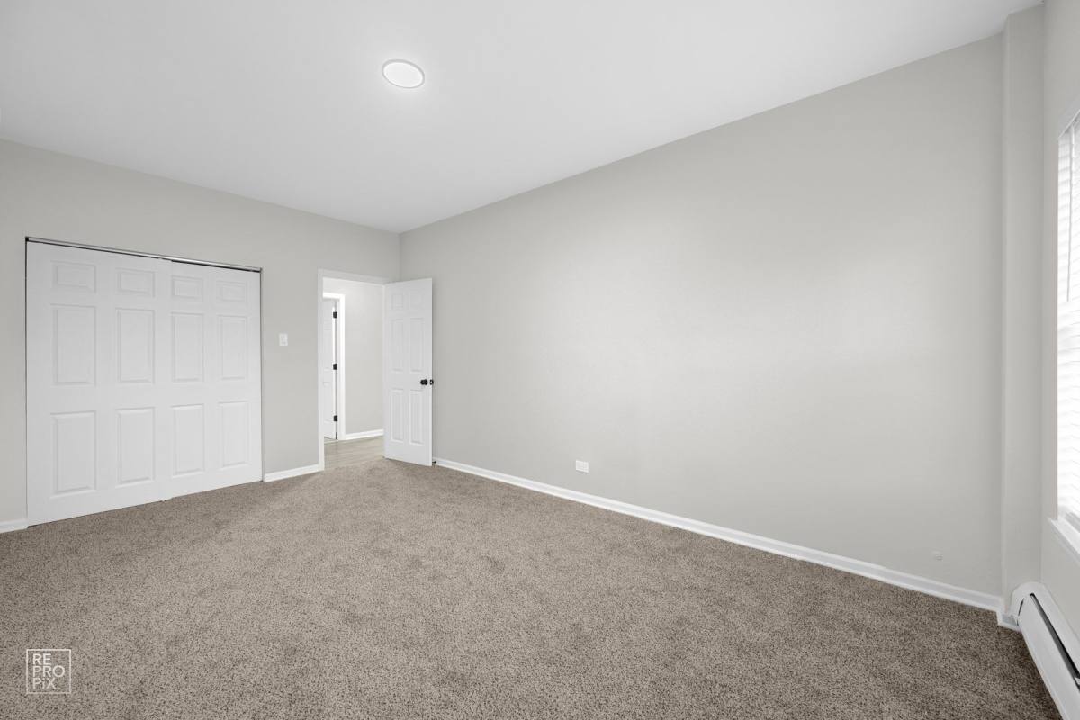 Apartment for rent at 7316 S Jeffery Blvd, Chicago, IL 60649