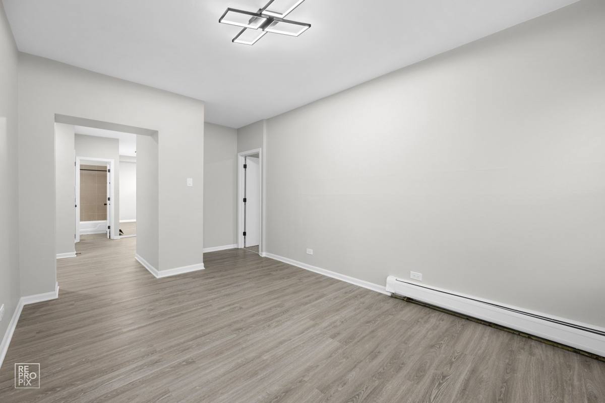Apartment for rent at 7316 S Jeffery Blvd, Chicago, IL 60649