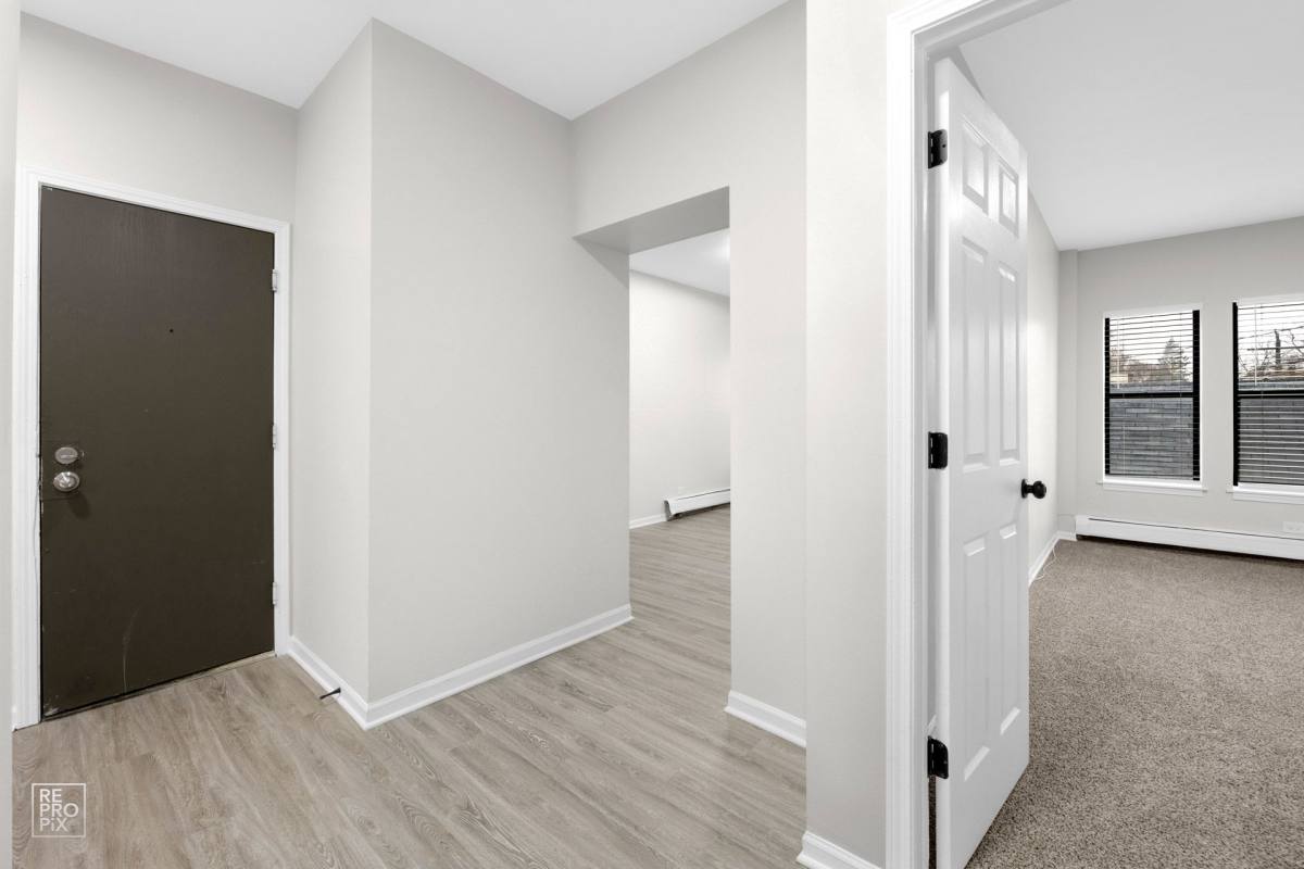 Apartment for rent at 7316 S Jeffery Blvd, Chicago, IL 60649