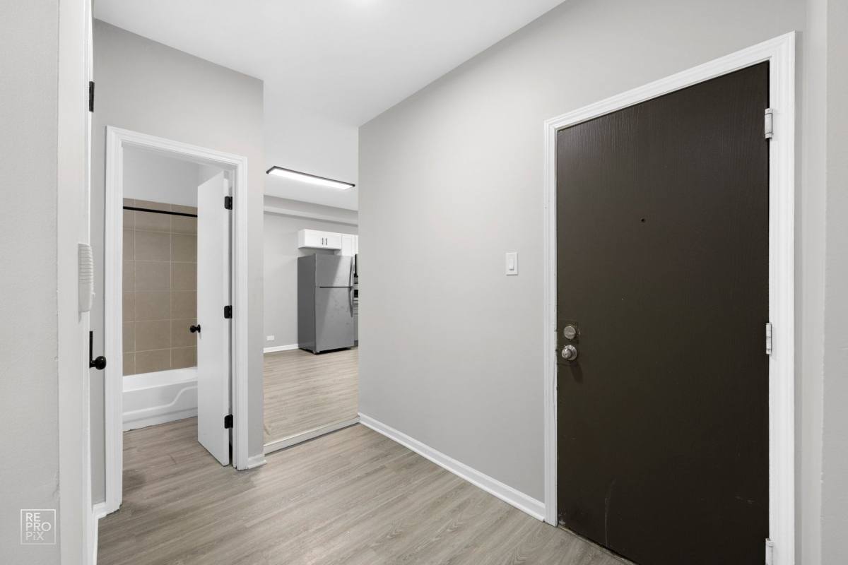 Apartment for rent at 7316 S Jeffery Blvd, Chicago, IL 60649