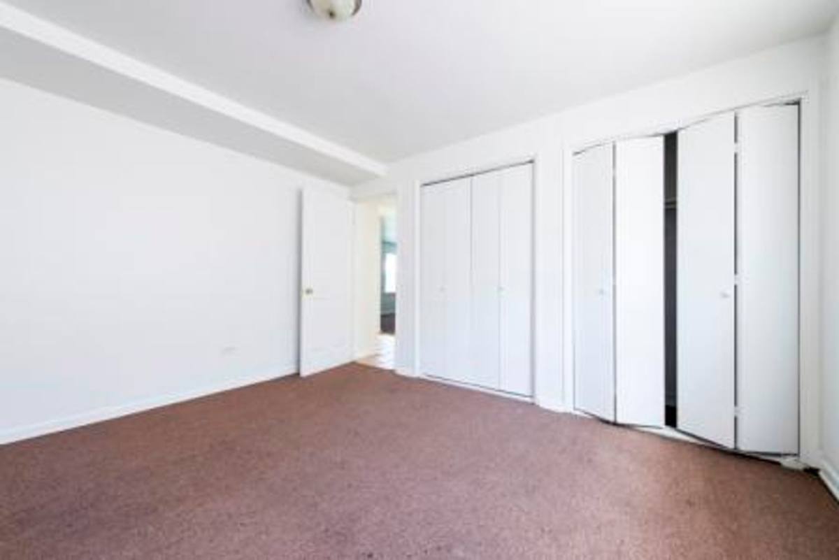 Apartment for rent at 7901 S Paxton, Chicago, IL 60617