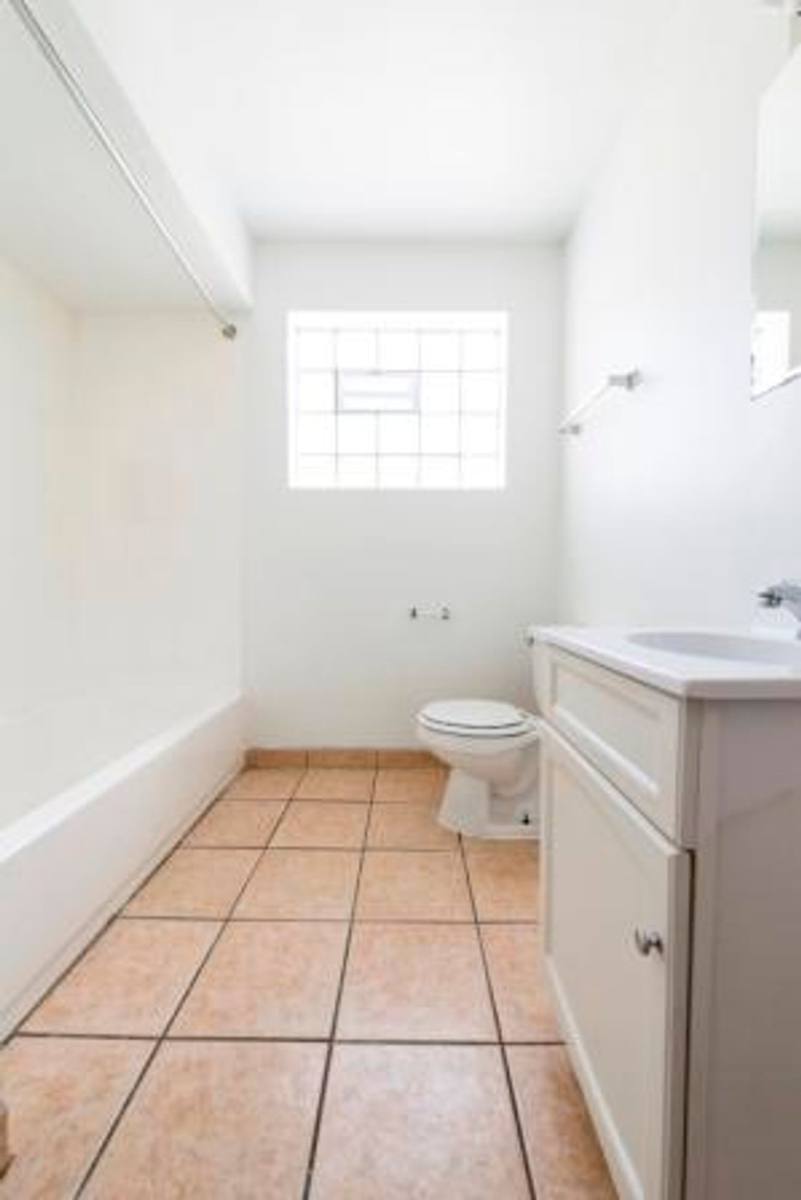 Apartment for rent at 7901 S Paxton, Chicago, IL 60617