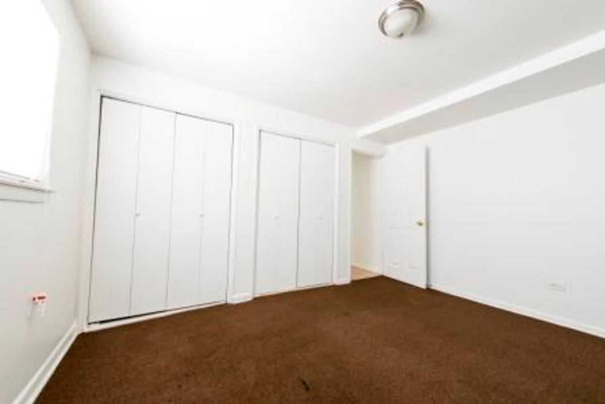 Apartment for rent at 7901 S Paxton, Chicago, IL 60617