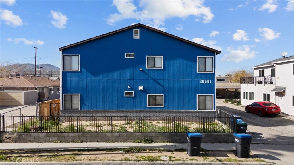 Apartment for rent at 38501 Larkin Ave #4, Palmdale, CA 93550