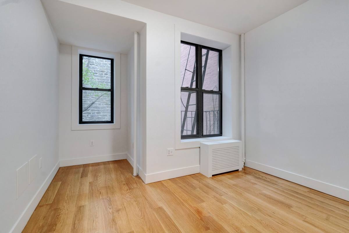 Apartment for rent at 219 E 89th St, New York, NY 10128
