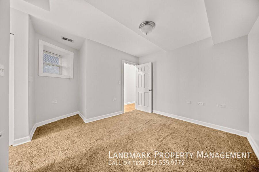Apartment for rent at 509 E 44th St #G, Chicago, IL 60653