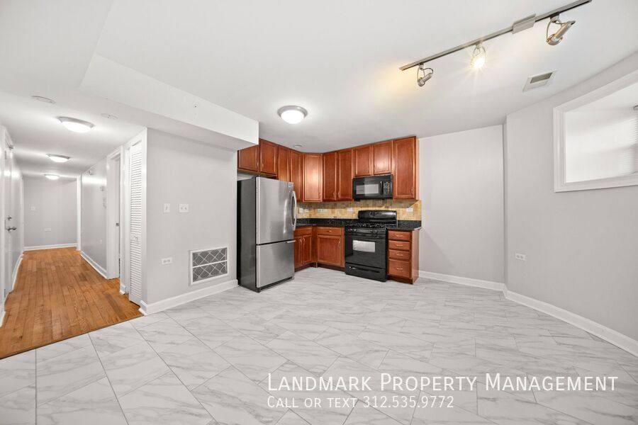 Apartment for rent at 509 E 44th St #G, Chicago, IL 60653