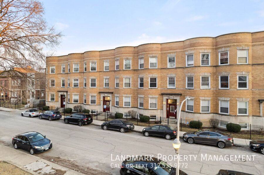 Apartment for rent at 509 E 44th St #G, Chicago, IL 60653