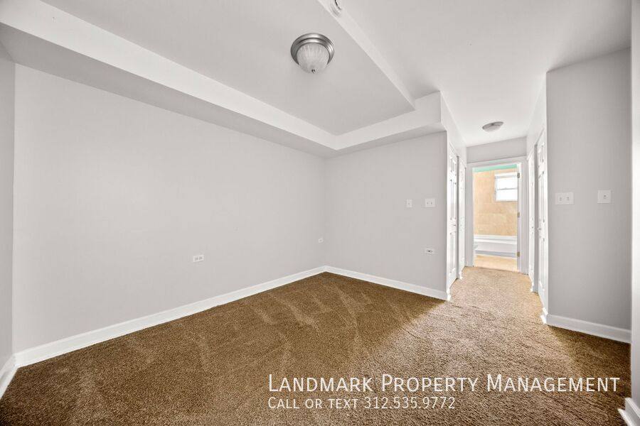Apartment for rent at 509 E 44th St #G, Chicago, IL 60653
