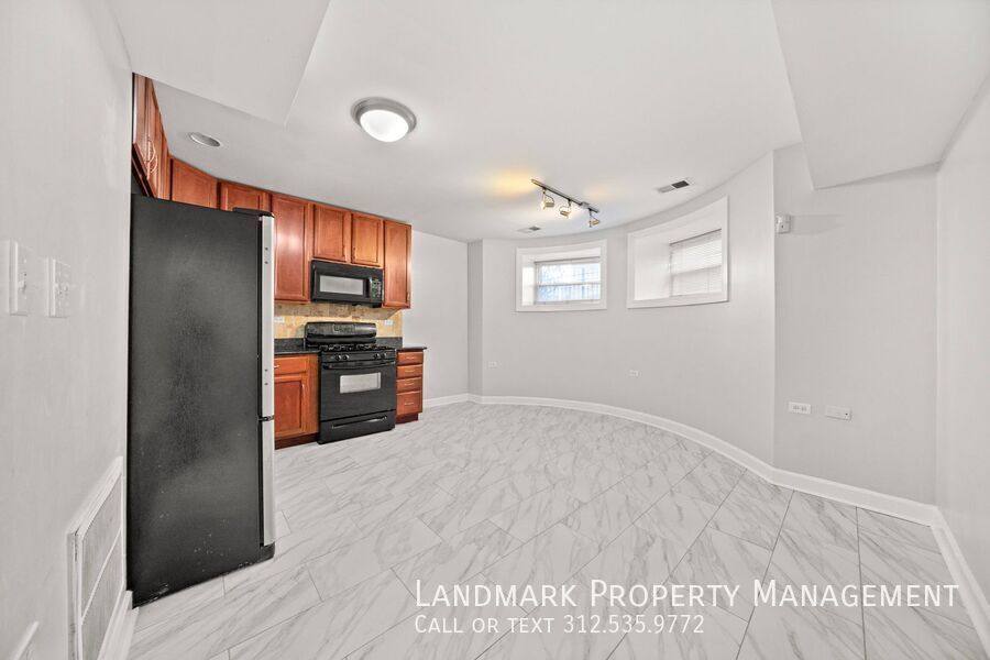 Apartment for rent at 509 E 44th St #G, Chicago, IL 60653