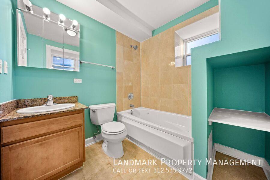 Apartment for rent at 509 E 44th St #G, Chicago, IL 60653