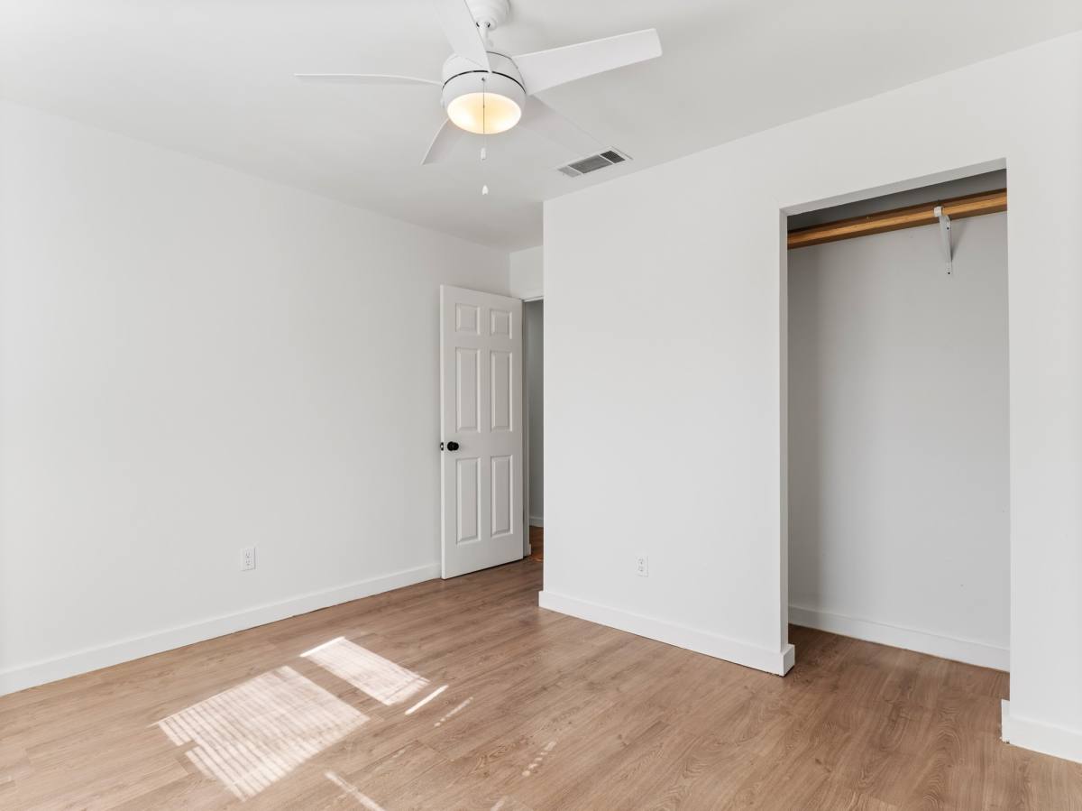 Apartment for rent at 5519 Kincer Rd, Damon, TX 77430