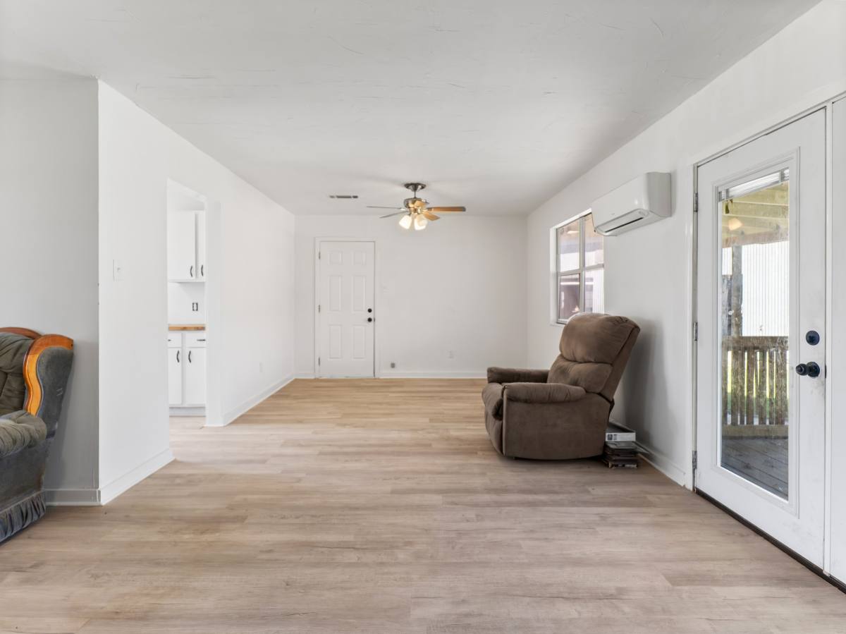 Apartment for rent at 5519 Kincer Rd, Damon, TX 77430