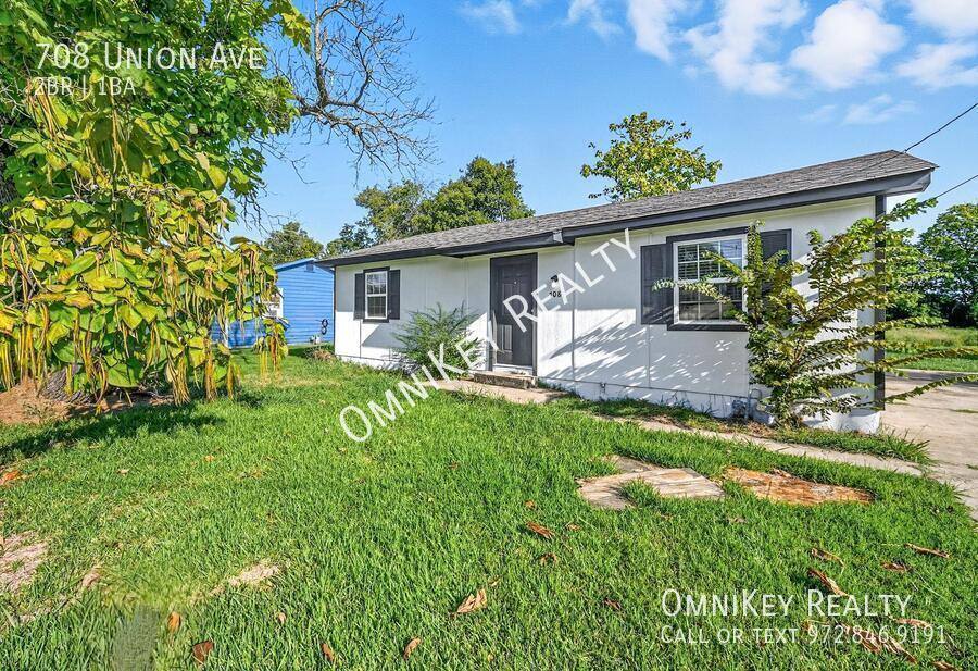 House for rent at 708 Union Ave, Bonham, TX 75418