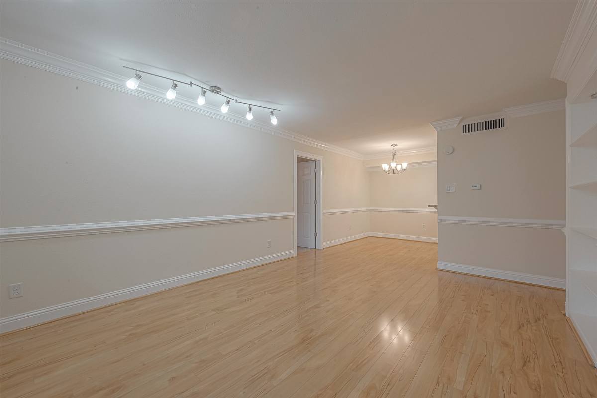 Condo for rent at 2350 Bering Dr #122, Houston, TX 77057