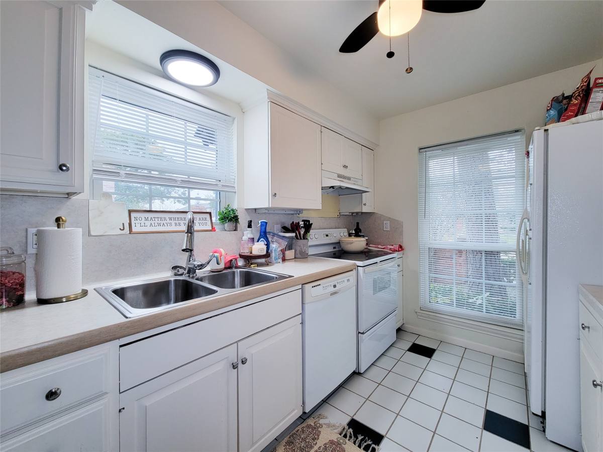 Condo for rent at 2021 Winrock Blvd #167, Houston, TX 77057