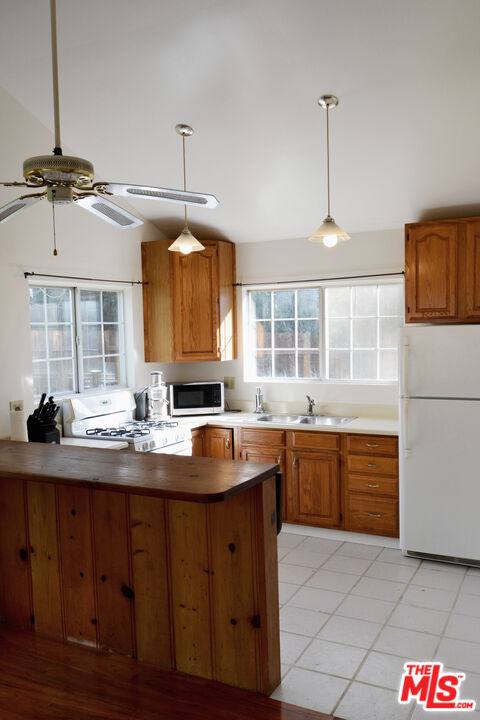 Apartment for rent at 1675 Happy Trail, Topanga, CA 90290